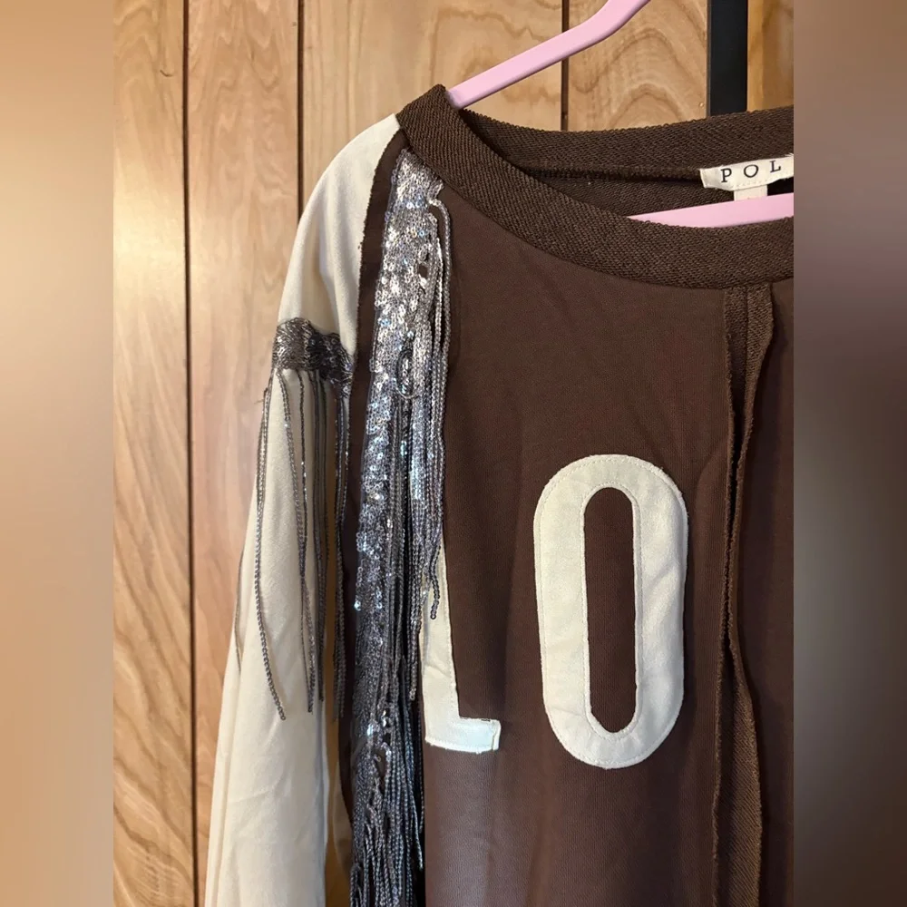 POL Brown & Ivory LOVE Sequin Fringe Statement Top - Picture 7 of 8